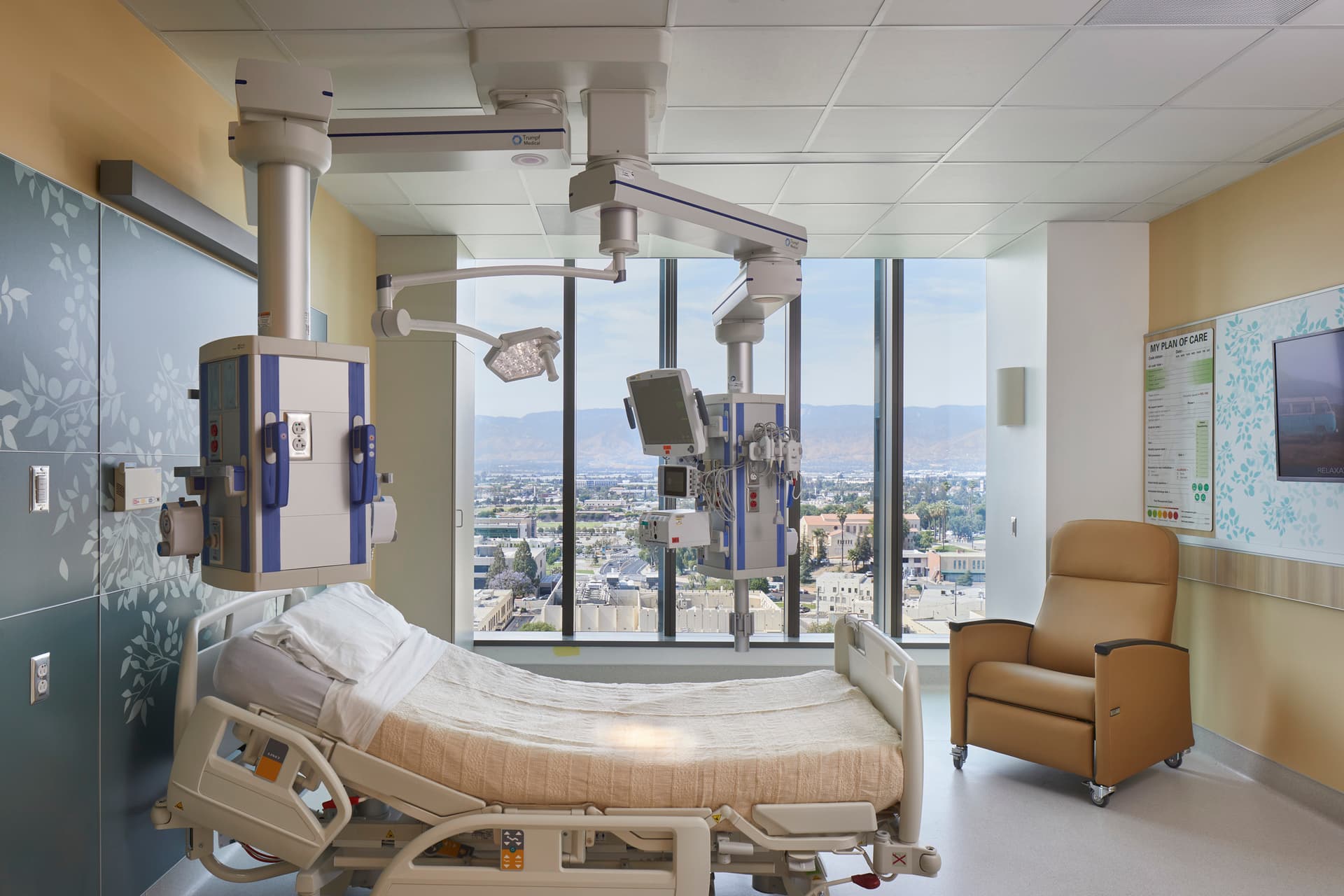 open core, icu, patient room
Loma Linda University Medical Center. Loma Linda, California. Image license: NBBJ, Loma Linda Medical Center, McCarthy Construction, Arup, Stantec and JTEC. © Copyright 2021 Benjamin Benschneider All Rights Reserved. Third party image use may be arranged by contacting Benjamin Benschneider. bbenschneider@comcast.net
LOMA LINDA UNIVERSITY MEDICAL CENTER, LOMA LINDA, CALIFORNIA, NBBJ, MCCARTHY CONSTRUCTION, ARUP, STANTEC, JTEC