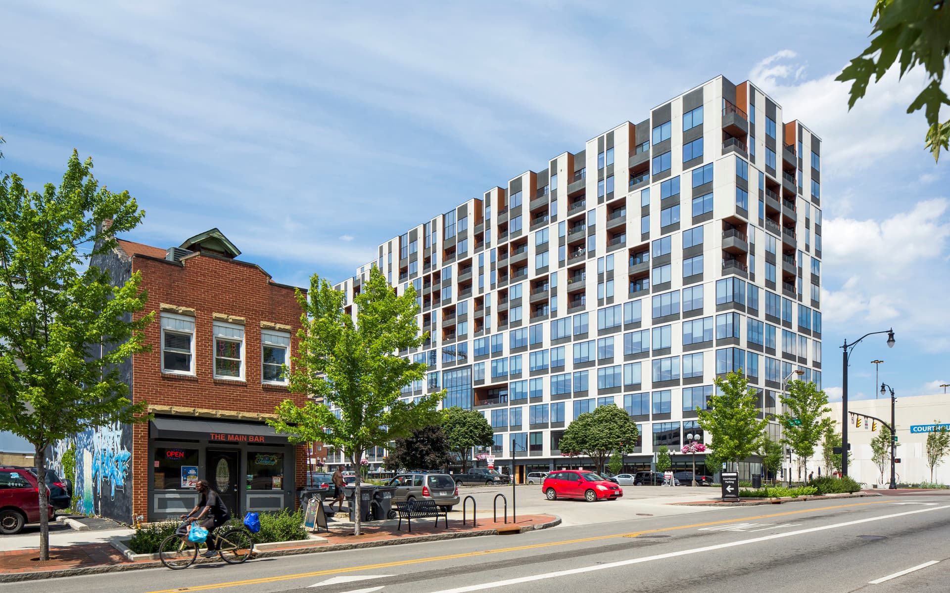 250 High, 250 S. High Street, City Context, Columbus, NBBJ, OH, bicycle, exterior, street level