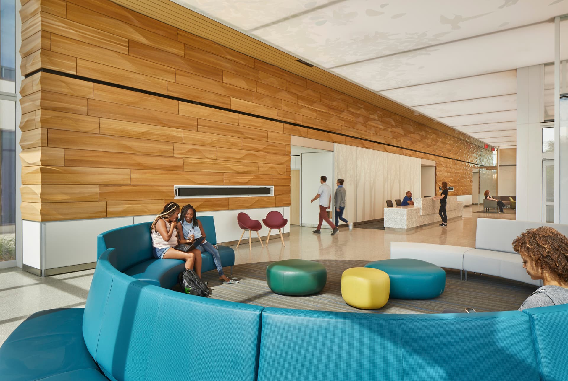 Galleria, Children's waiting, lobby
Loma Linda University Medical Center. Loma Linda, California. Image license: NBBJ, Loma Linda Medical Center, McCarthy Construction, Arup, Stantec and JTEC. © Copyright 2021 Benjamin Benschneider All Rights Reserved. Third party image use may be arranged by contacting Benjamin Benschneider. bbenschneider@comcast.net
LOMA LINDA UNIVERSITY MEDICAL CENTER, LOMA LINDA, CALIFORNIA, NBBJ, MCCARTHY CONSTRUCTION, ARUP, STANTEC, JTEC
